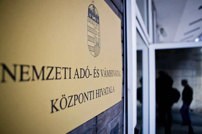 Holland autó honosítás - NAV, regadó, regisztrációs adó, VPID szám