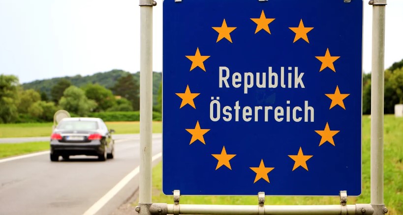 Ausztriából hazaköltözés, autó kijelentése, biztosítás megszüntetése
