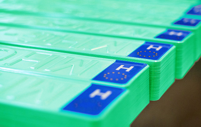 Zöld rendszám követelményei - külföldi elektromos autó honosítás